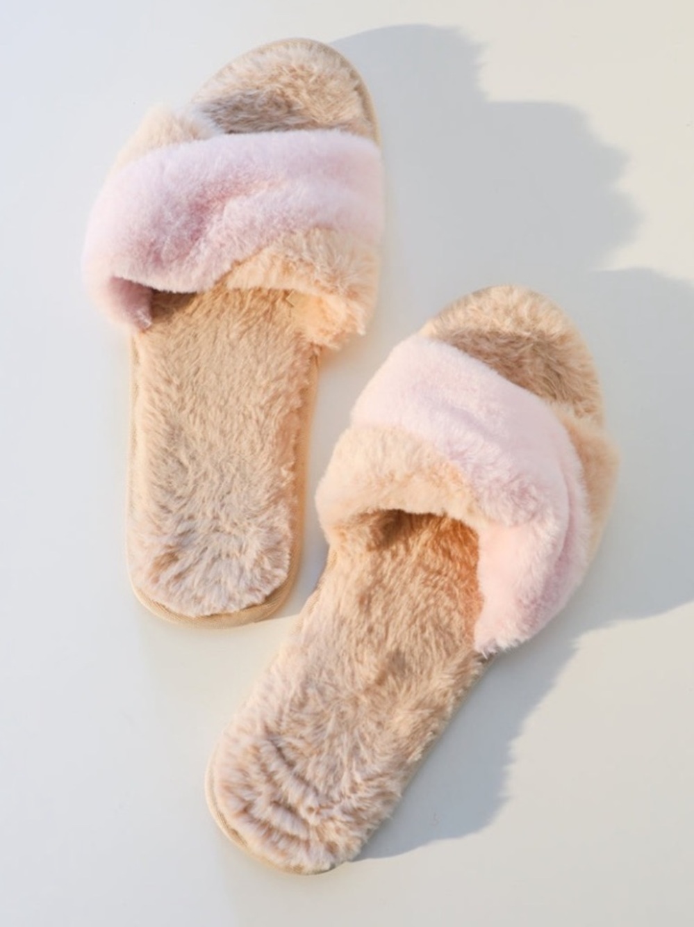 NWT L*Space Cloud Crossover Slippers Blush M/L Fits 8-10